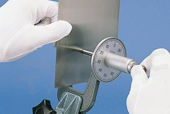 Analógový mikrometer 0-25 mm na meranie hrúbky plechov s číselníkom, Mitutoyo